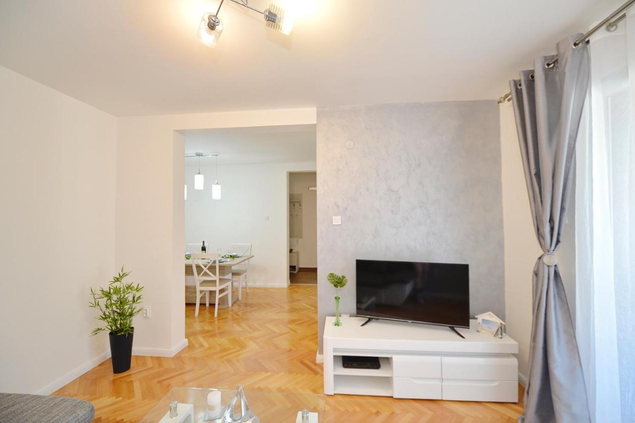 Unico Apartman Kotor Buitenkant foto